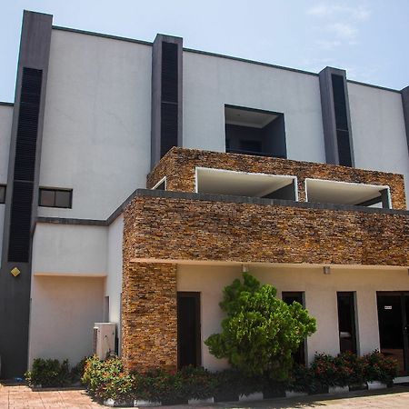 S & S Hotel & Suites Lagos Exterior photo